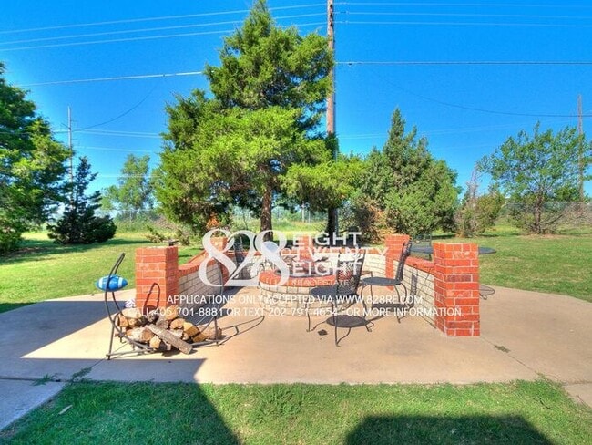 Building Photo - Roommates Not Working Out? 4 Bed/2 Bath Home Near OU Campus Available NOW! (Not Preleasing for 2027)