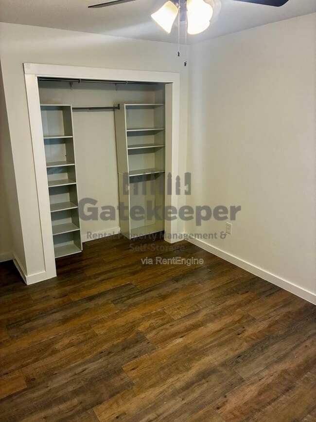 Building Photo - 101 Sandlewood Dr