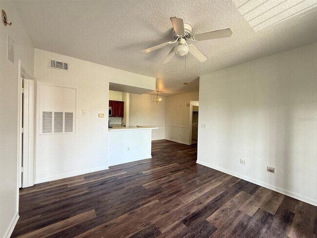Building Photo - 14316 Fredricksburg Dr