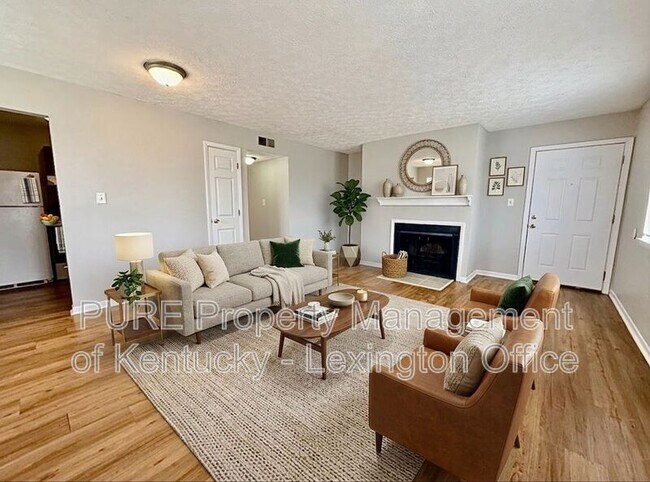 Building Photo - 3772 Camelot Dr