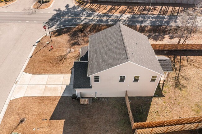 Building Photo - 3 Bedroom Home in Sneads Ferry