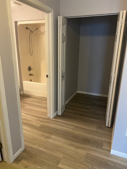 Building Photo - 615 11th Street Southwest