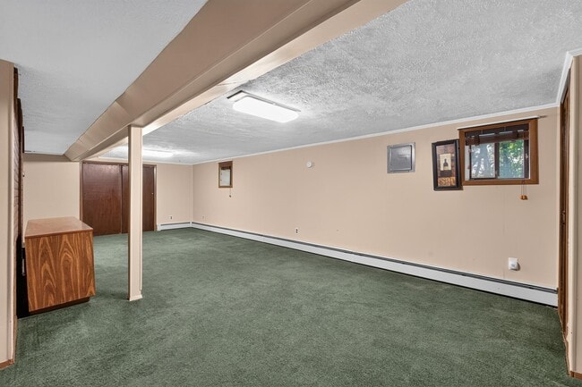 Building Photo - 104 Broadway