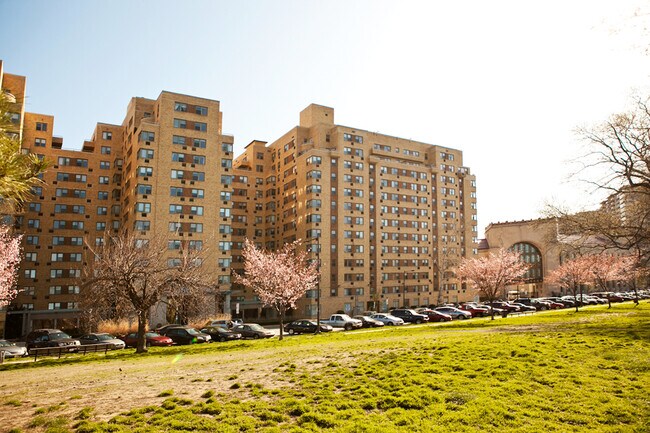 Building Photo - 2601 Pennsylvania Ave