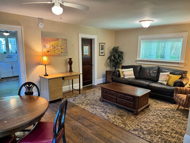 Building Photo - 101 Temple St