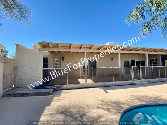 Building Photo - 4740 E Camino la Brinca