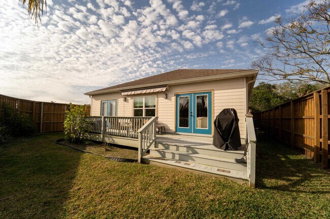 Building Photo - 228 Herada St