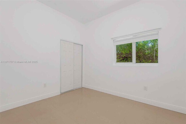Building Photo - 1013 SW 7 ST Miami FL 33130