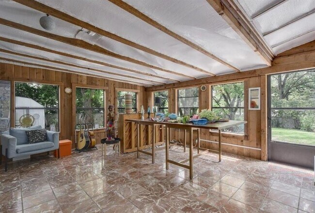 Building Photo - 11403 Indianhead Dr