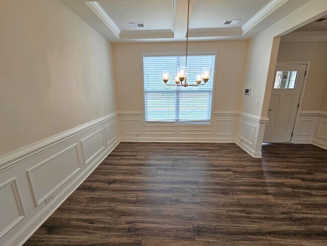 Building Photo - 5451 Cherwell Ave