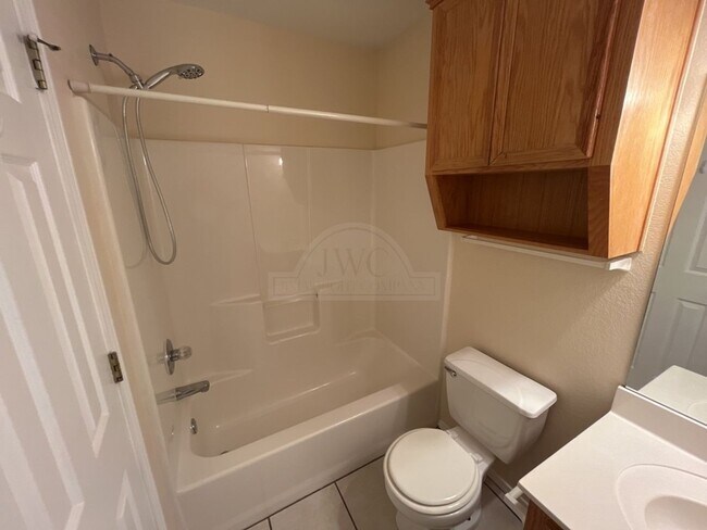 Building Photo - 908 McDaniel Cir