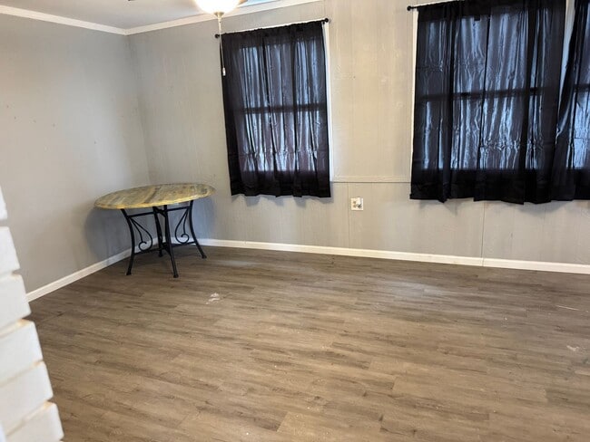 Building Photo - 7932 Whitcomb St