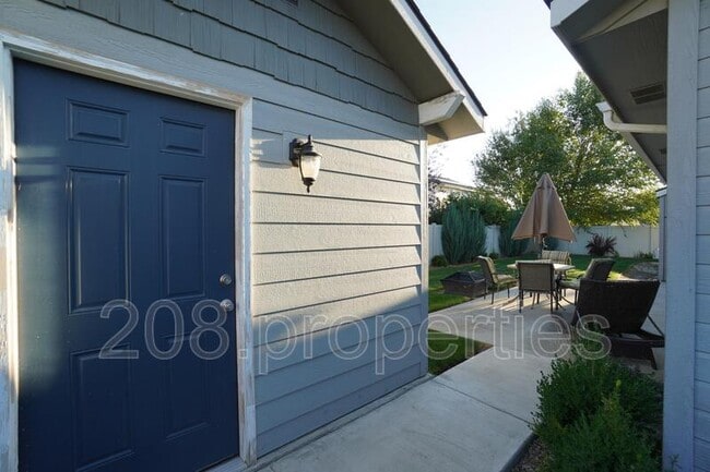 Building Photo - 10340 W Virginia City St