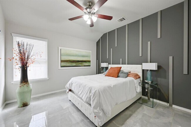 Building Photo - 249 Noddy Rd