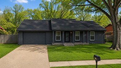 Building Photo - 3122 Spring Hill Dr