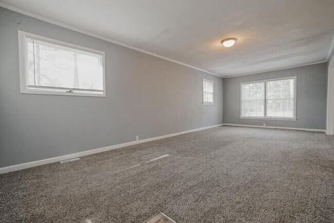 Building Photo - 155 Crystal Springs Dr