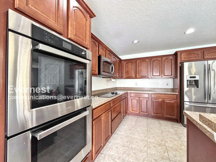 Building Photo - 2806 Polson Dr