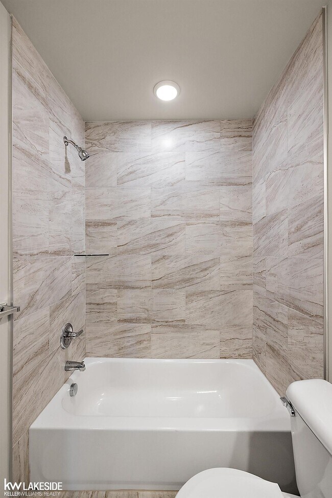 Building Photo - 28255 Loews Dr