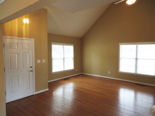 Building Photo - 246 Tillamook Dr