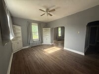 Building Photo - 2 bedroom available for a move right away!