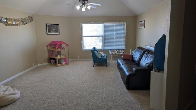 Building Photo - 2537 Charolais Ct