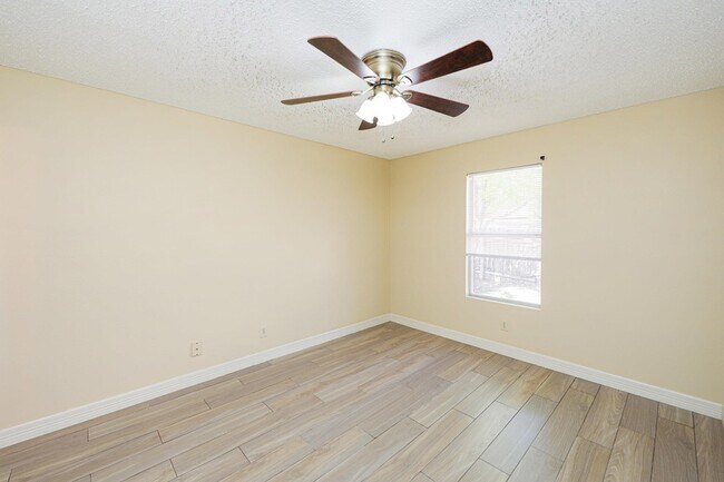 Building Photo - 2408 Milford Ct