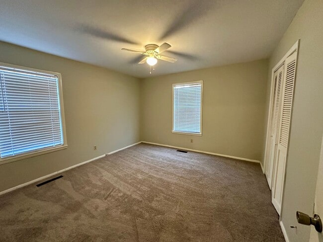 Building Photo - Come take a look at this house on the West side of Russellville.