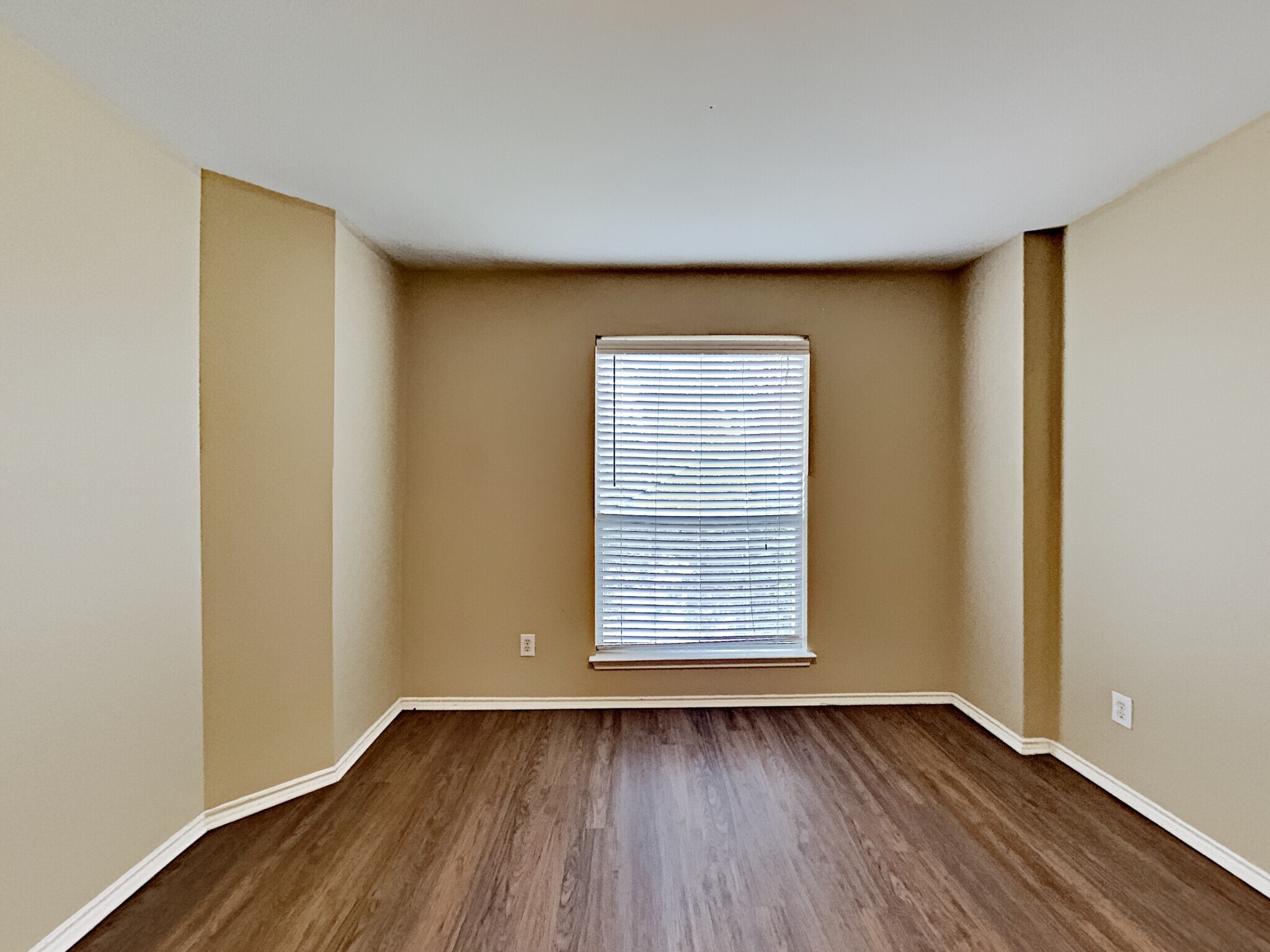 Building Photo - 6907 Macaway Crk