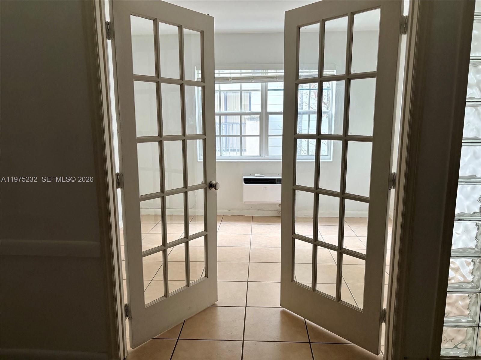 Building Photo - 318 Majorca Ave