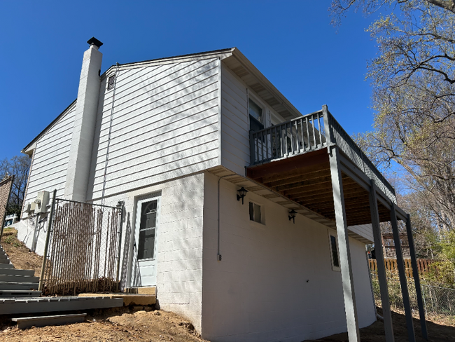 Building Photo - 903 Park Terrace