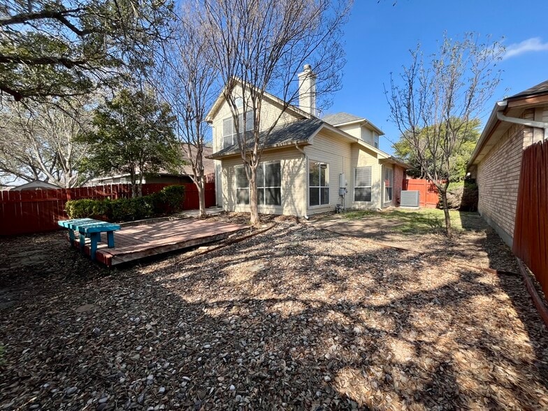 Building Photo - 5810 Spring Sq