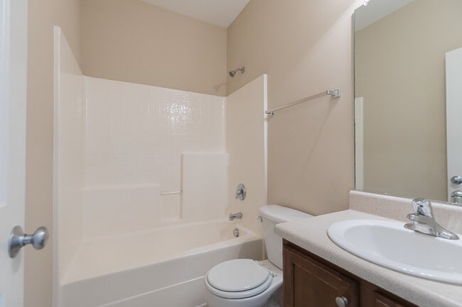 Building Photo - Spacious 6-Bedroom Home in Desirable Latta...