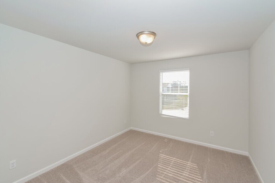 Building Photo - 545 Samuel Lee Ln