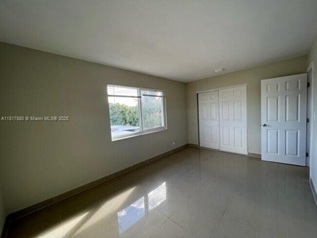 Building Photo - 939 Magnolia Dr