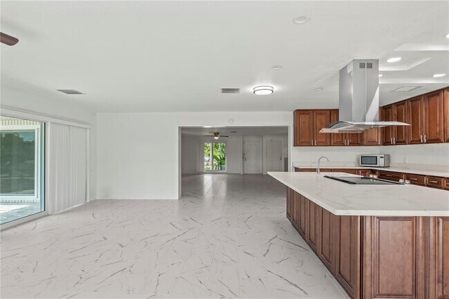 Building Photo - 17511 Canal Shores Dr
