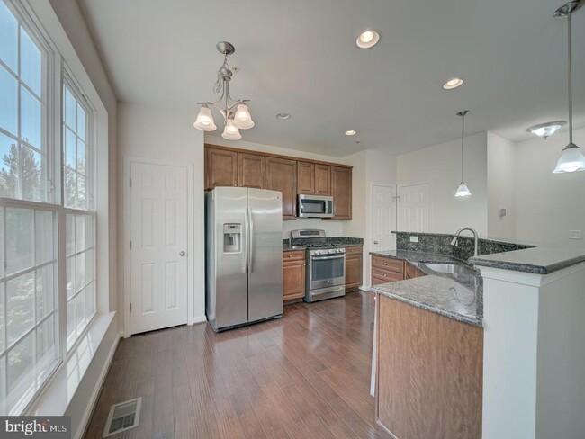 Building Photo - 45818 Winding Branch Terrace