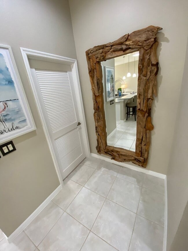 Building Photo - Gorgeous 3 + 2 Turnkey ANNUAL Lease w/Swim Spa & Large Private Screened in Patio In The Village o...