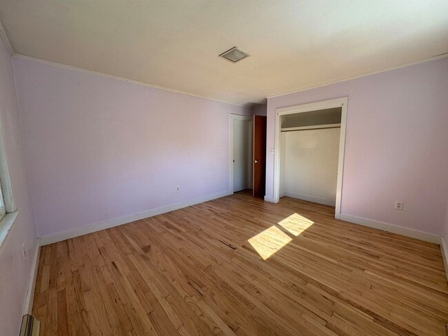 Building Photo - 473 Hapgood Pond Rd