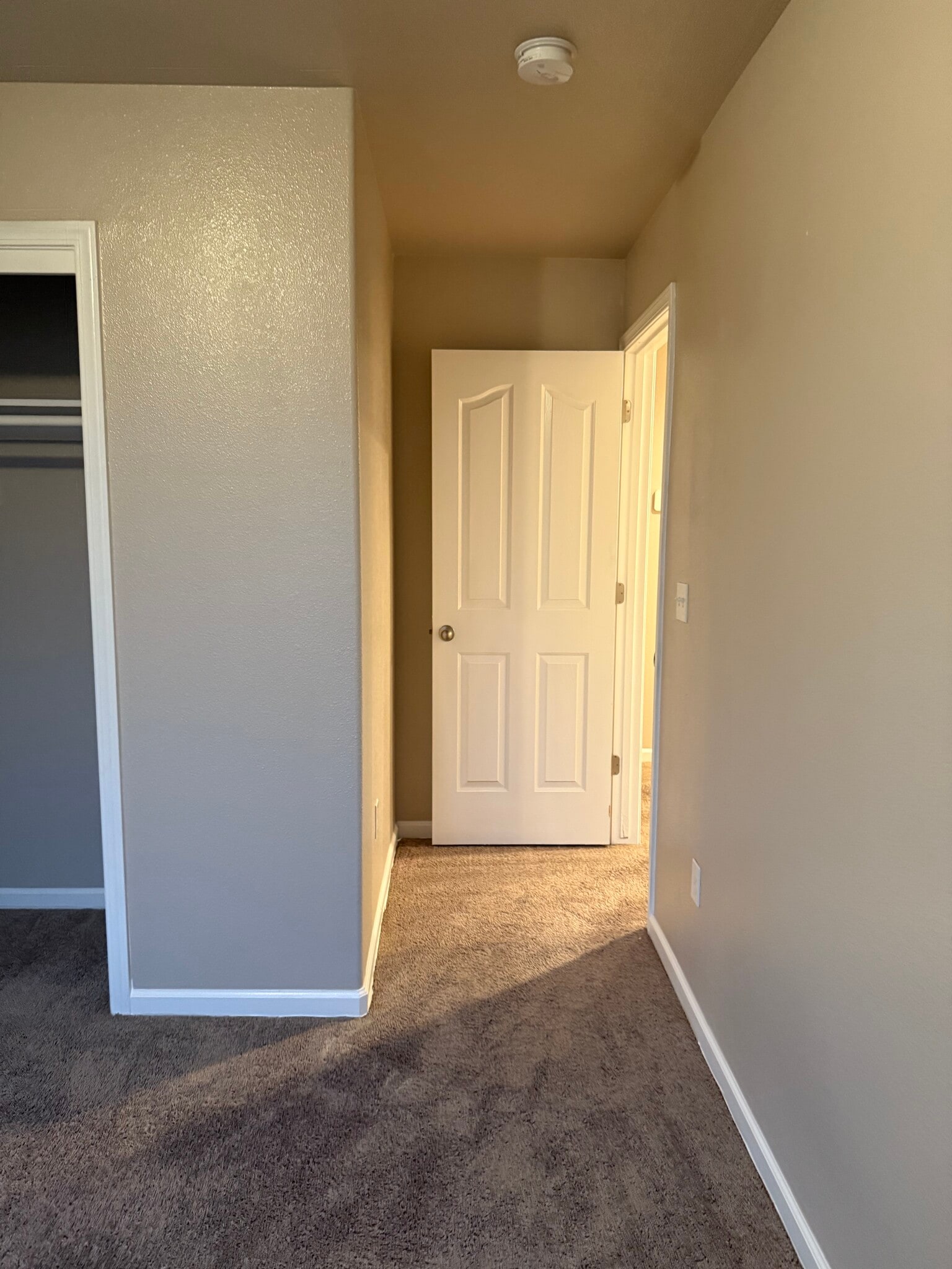 2nd bedroom - 4358 Strathmore Pl