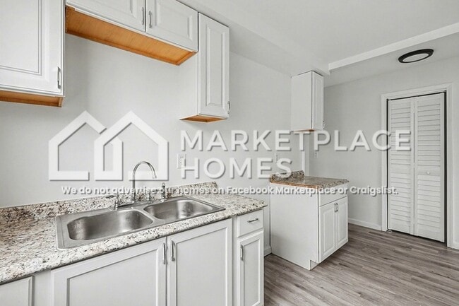 Building Photo - 19818 Fenmore St