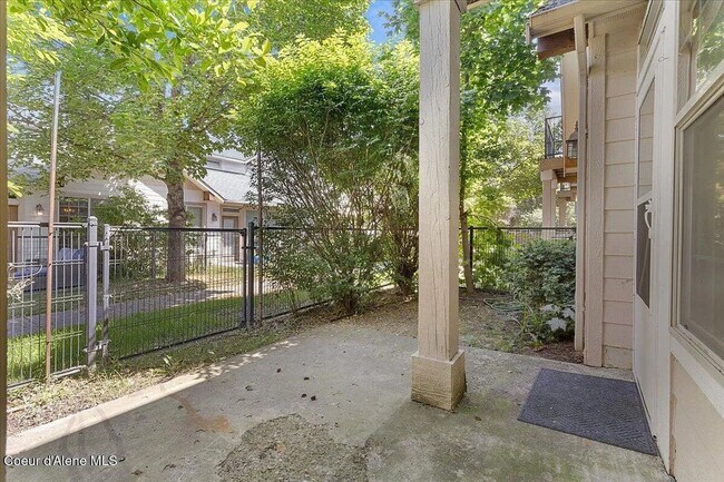 Building Photo - 3-Bedroom Townhome with Garage – Prime Coeur d’Alene Location