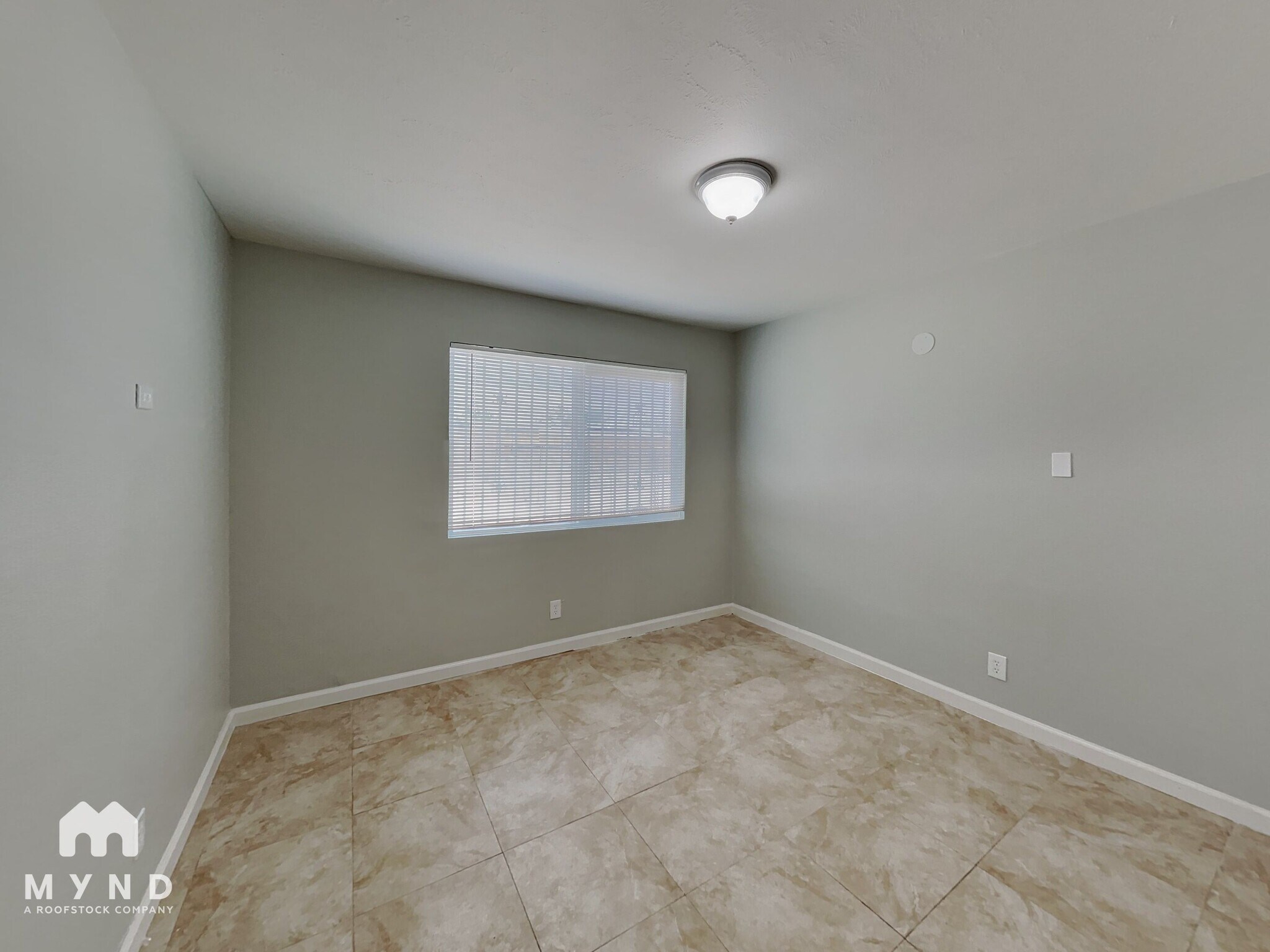 Building Photo - 640 Hause Ave