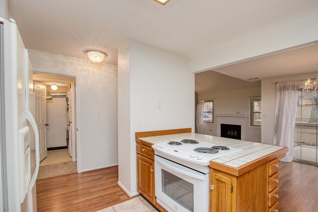 Building Photo - 6139 Little Pine Cir