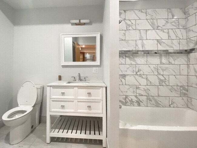 Building Photo - 124 South 19th Street, Unit 24-2R