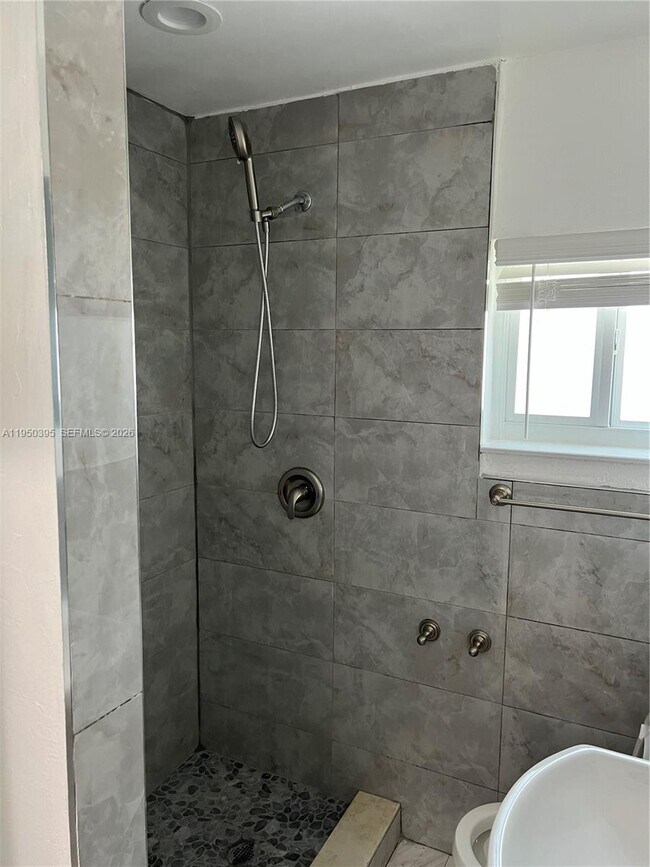 Building Photo - 1490 NW 38th St