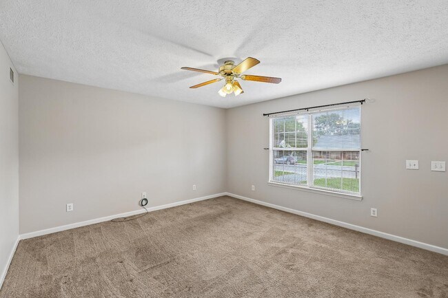 Building Photo - 132 N Tarver Ave