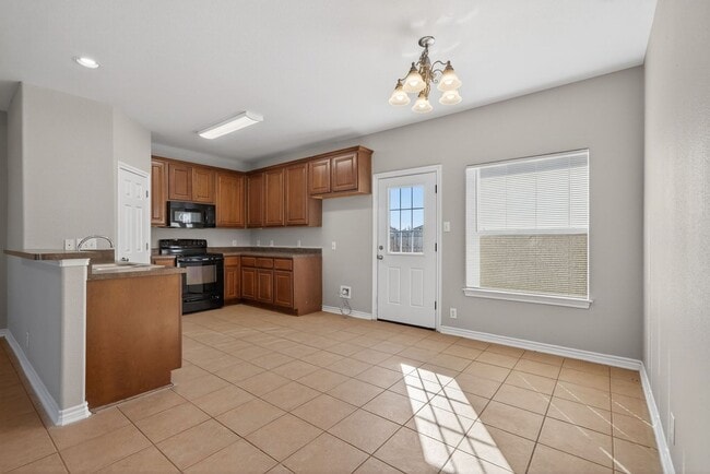 Building Photo - Spacious 4BR Home w/ Game Room | No HOA | Prime Selma Location - Realtor Commission: $500