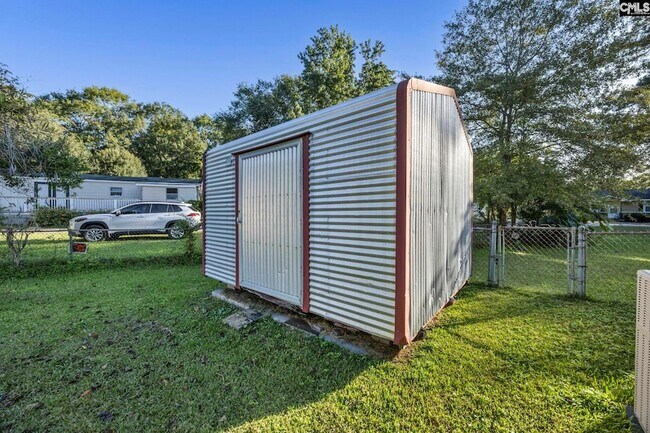 Building Photo - 1709 Woodfield Dr