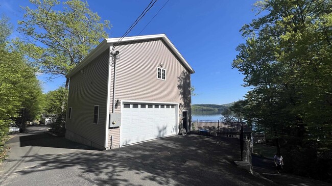 Building Photo - 86 S Shore Rd