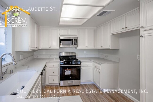 Building Photo - Updated Three Bedroom Condo in Santa Clarita